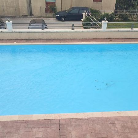 Guesthouse Michobeis Kamarina ภายนอก รูปภาพ