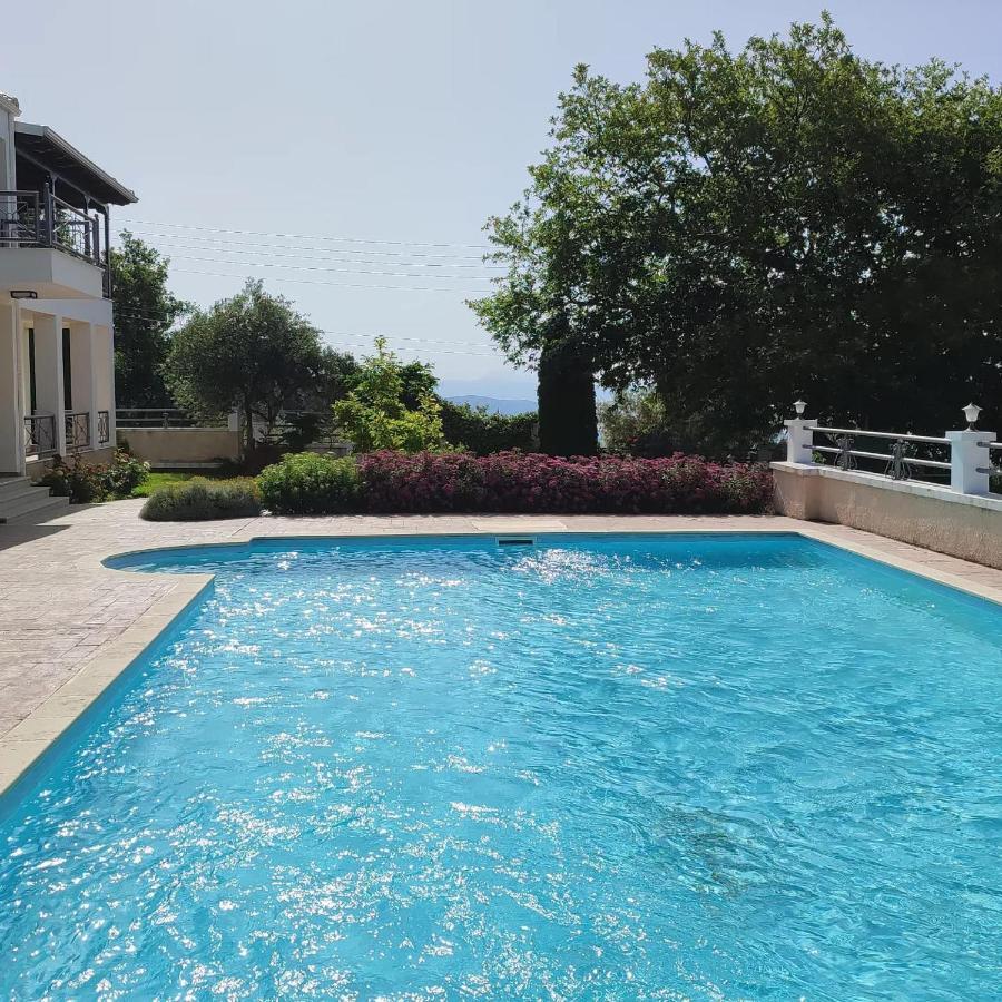 Guesthouse Michobeis Kamarina ภายนอก รูปภาพ
