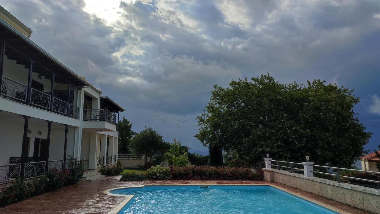 Guesthouse Michobeis Kamarina ภายนอก รูปภาพ